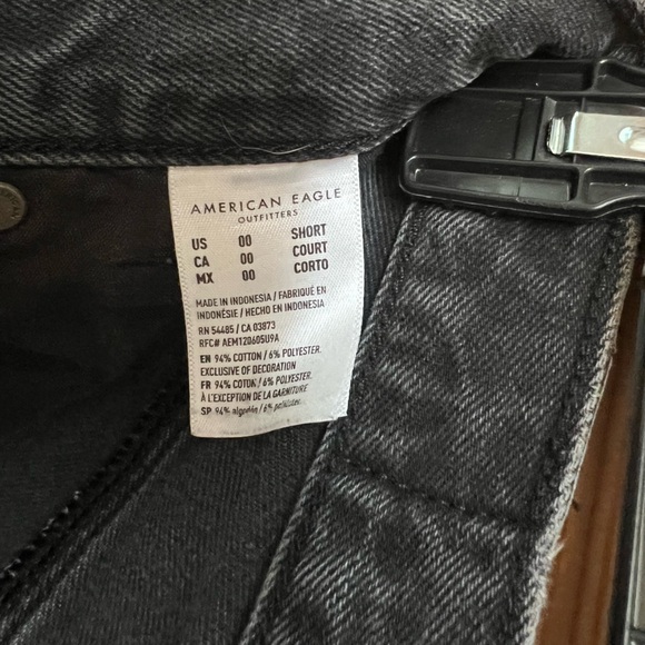 American Eagle Women’s Relaxed Mom Jean - Picture 5 of 6